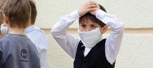 Роспотребнадзор предложил продлить меры из-за коронавируса в школах до 2022 года